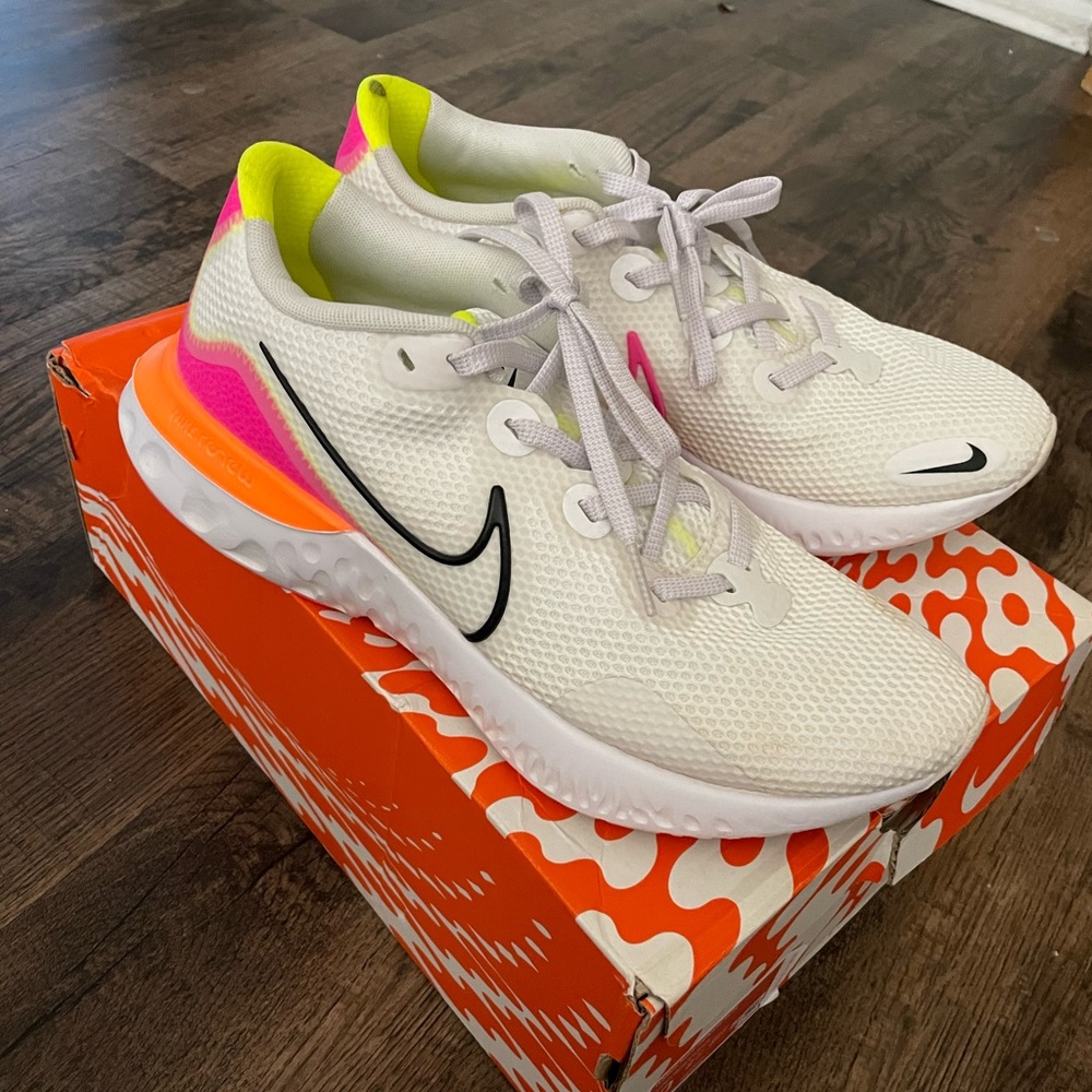 Women’s Nike Renew Run